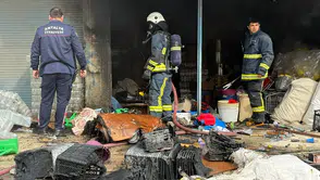 Serik’te Korku Dolu Dakikalar: Apartman Altındaki Depo Alevlere Teslim Oldu!