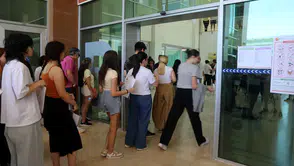 Akdeniz Üniversitesi'nde Velilerin Alkışlı Desteği Öğrencilere Moral Oldu