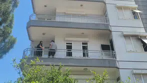 Antalya'da Yangın: Balkona Sığınan Genç Kızı Komşuları Kurtardı