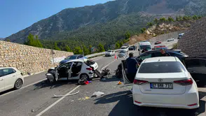 Antalya-Konya Karayolunda Zincirleme Çarpışma: 4 Yaralı