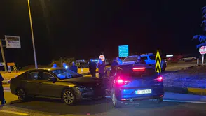Akseki’de İki Otomobil Çarpıştı: 3 Kişi Yaralandı