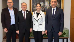 YENİ Parti'den Ev Hapsindeki Sinem Dedetaş'a Dayanışma Ziyareti