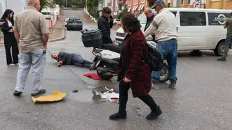 Manavgat’ta Kamyonetle Çarpışan Motosiklet Sürücüsü Yaralandı