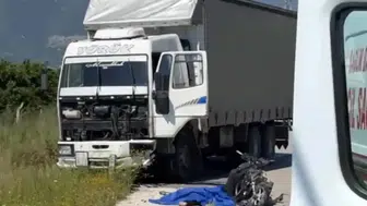Finike’de Motosiklet ile Kamyon Çarpıştı, Soruşturma Başlatıldı