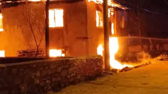 Burdur’da Bir Ev Kül Oldu, Belediye Başkanı Destek Sözü Verdi