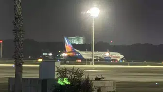 GÖKYÜZÜNDE CAN PAZARI: PİLOTU FENALANAN DEV UÇAK ANTALYA’YA ACİL İNDİ!