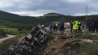 Kanala Devrilen Tankerde Can Pazarı: İtfaiyenin Zamana Karşı Yarışı!