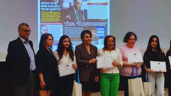 Akdeniz Üniversitesi’nde Gazetecilik Atölyesi: Genç İletişimciler 15 Temmuz Manşetlerini Yazdı