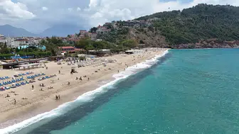 Dokuz Günlük Bayram İznini Duyan Tatilciler Alanya'ya Koştu