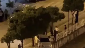 Kanal Sularına Metreler Kala Durabildi: Adana'da Otomobil Havada Asılı Kaldı!