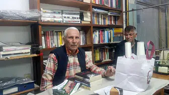 Manavgat'ta 70 Yıllık Terzi Kitap Aşkıyla Dükkanını Kütüphaneye Çevirdi