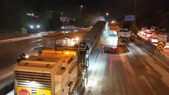 Antalya Büyükşehir’den Gece Yarısı Asfalt Operasyonu