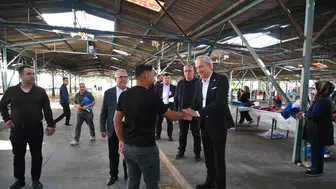 Kepez’de Kurban Mesaisi: Başkan Kocagöz Sahaya İndi