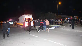 Kavşakta Dehşet Anları:Çöp Kamyonuna Çarpan İki Genç Hayatını Kaybetti