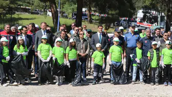 Burdur Çendik'te Ormandan Torbalarca Atık Toplandı