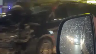 Serik'te VIP Minibüs Kuryeye Çarptı: Sürücü Kaçtı, Kurye Ağır Yaralı