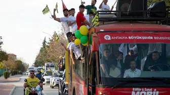 Sokaklarda Meşale, Kalplerde Zafer: Korkuteli'de Şampiyonluk Şöleni!