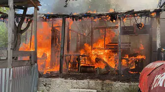Erdemli'de Yayla Evinde Yangın: Ahşap Baraka Dakikalar İçinde Küle Döndü