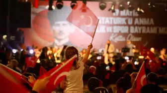 Kepez’de Gençler İçin Doğum Günü Partisi