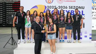 Manavgat Belediyespor Genç Kızlar Voleybol Takımı Antalya İkincisi