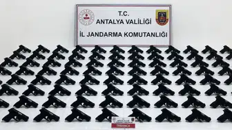 Serik’te Operasyon: Araçtan 100 Ruhsatsız Tabanca Çıktı, 2 Tutuklama