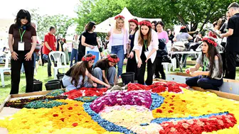 Antalya’da 130 Bin Çiçek Gençlerin Elinde Sanata Dönüştü