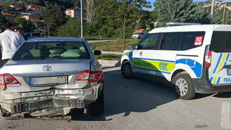 Burdur'daki Manastır Kavşağı'nda Çarpıştılar: 1 Yaralı