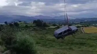 Manavgat'ta Otomobil 40 Metrelik Şarampole Uçtu: 2 Yaralı
