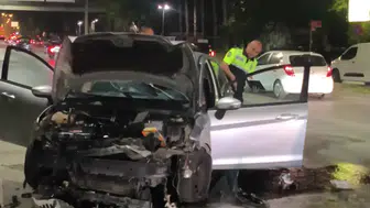 Antalya'da Kazada Hurdaya Dönen Araçtan Kendi İmkanlarıyla Çıktı