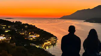 Kaş'ta Terk Edilen Hayalet Otel Gençlerin Uğrak Noktası Oldu