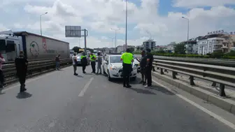 Manavgat'ta Köprülü Kavşakta Zincirleme Kaza: Trafik Kilitlendi