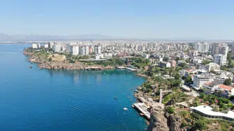 Antalya Falezleri'nde Gecekondu Tehlikesi