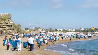 Manavgat’ta Dünya Çevre Günü'nde Kıyılar Temizlendi! Mavi Bayraklar Göndere Çekildi
