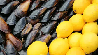 Antalya'da Açıkta Midye Dolma Tüketenler Dikkat!