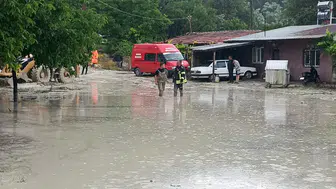 Burdur'u Sağanak Vurdu: Evleri Su Bastı, Yollar Göle Döndü