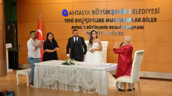 Akılda Kalsın Diye Seçtiler, Antalya'da Salonlar Doldu