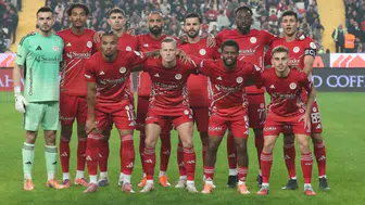 Küme Düşen Antalyaspor’da Yaprak Dökümü Başlıyor! 8 Futbolcu Yol Ayrımında