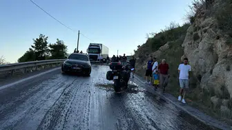 Mersin’de Yola Akan Mazot Zincirleme Kazaya Neden Oldu! 4 Araç Birbirine Girdi