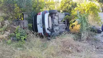 Manavgat’ta Korkutan Kaza: Otomobil Bahçeye Uçtu