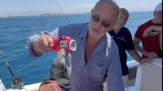 Fatih Altaylı Antalya Açıklarında Balon Balığı Yakaladı