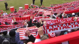 Antalyaspor Taraftarından Cumhuriyet Meydanı'na Destek Yürüyüşü