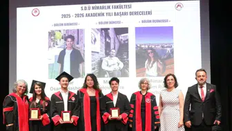Mimarlar Odası Antalya SDÜ'nün Mimarlık Öğrencilerinin Mezuniyetine Katıldı