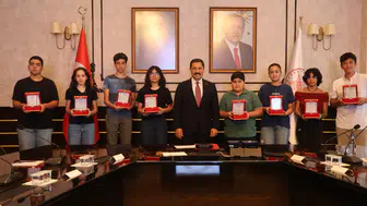 Depremin Yıkıntılarından Zirveye! Hatay’ın Şampiyon Öğrencileri Gururlandırdı