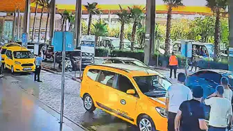 Antalya Otogarı’nda Çuvaldan Çıkardığı Bıçakla Güvenlikçilere Saldırdı