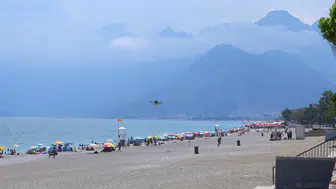 Konyaaltı Sahili’nde "Dron" Denetimi: Zabıta Havadan Takipte