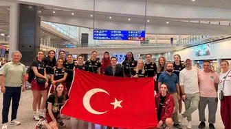 Atatürk’ün Kızları Çin'de Türk Bayrağı Açtı! Gözler Kanada Maçında
