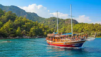 Konyaaltı'ndan Kemer'e Tekne Turları Başladı