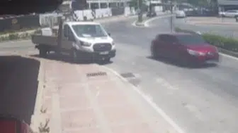 Manavgat'ta Kaza: Otomobile Çarpmamak İsteyen Sürücü Yaralandı