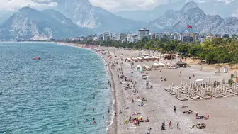 Antalya'da Havaya Dikkat! Sahilde Yüksek Nem, İç kesimlerde Sağanak Alarmı
