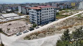 300 Bin TL Ödediler, 1,5 Yıldır Molozlar Kaldırılmadığını İddia Ettiler!